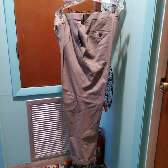 Classic Fit Pleated Haggar Dress Pant - Picture 1 of 11